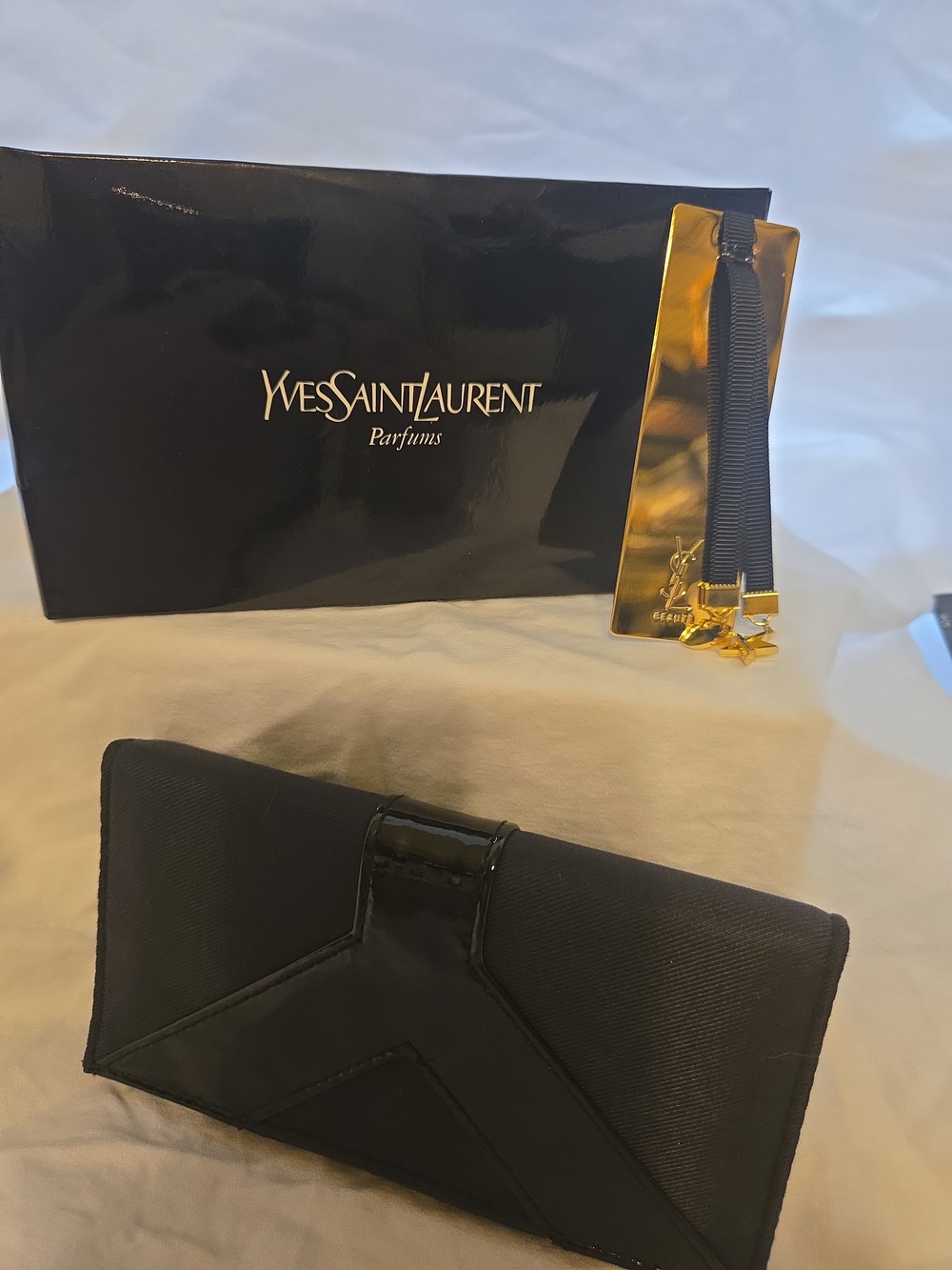 Yves Saint Laurent Black Makeup Brush Set + Bookmark With Charms - Picture 3 of 10